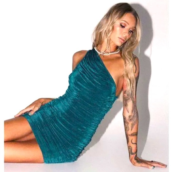 LIONESS Emerald Green One Shoulder Ruched Mini Dress Stretchy - Picture 1 of 8